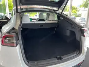 Tesla Model Y Bild 13