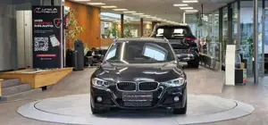 BMW 330 Bild 2