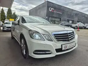 Mercedes-Benz E 220 Bild 2