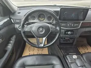 Mercedes-Benz E 220 Bild 16