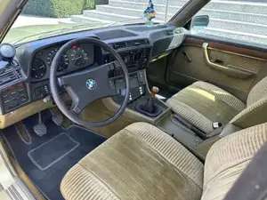 BMW 735 Bild 6