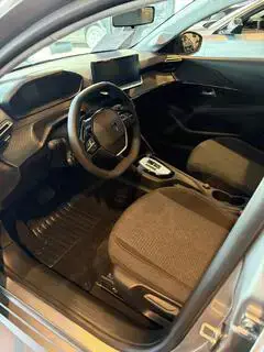 Peugeot 208 Bild 6