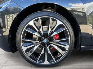 BMW iX xDrive45 I20 M Sportpaket HK HiFi DAB LED Bild 6