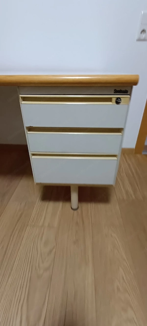 Schreibtisch mit 3 Schubladen Bild 2