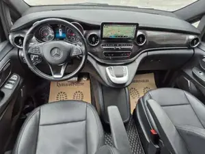 Mercedes-Benz V 220 Bild 17