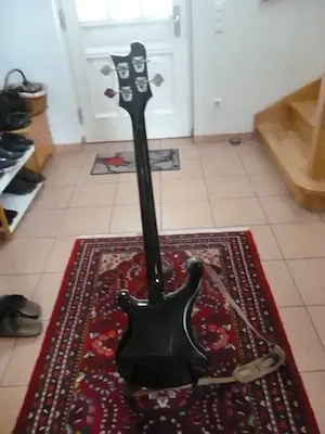Career Bassgitarre  RIK400  Rickenbacker Nachbau, schwarz Bild 5