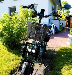 E-Scooter Eletroroller mit Sitz Wandler L E Bild 5