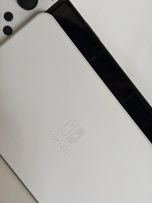 Nintendo Switch OLED inkl. Spiele Bild 4