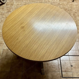 Gratis Holztisch rund