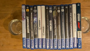 PlayStation 4 Slim 500 GB inkl. 2 Controller und 15 Spiele Bild 2