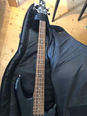 Bassgitarre Gio Soundgear Bild 5