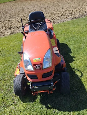 Kubota GR 1600-II Profi Diesel Rasentraktor Bild 2