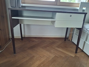 Schreibtisch Gebraucht, gratis bei Abholung Bild 2