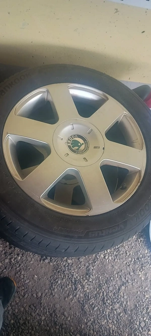 Sommerreifen 205 55 R 16 91V mit Skoda Alufelgen 