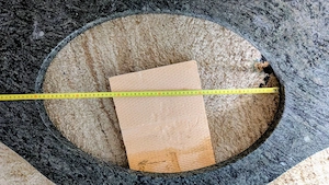 Massive Granitplatte für Waschtisch (170 cm) zu verschenken   Dunkelgrau-Grün Bild 2