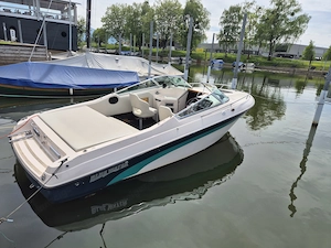 Motorboot  -  Blue Water Marque