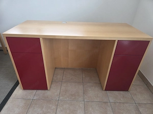 Schreibtisch 