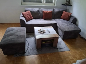 Komplette Couchgarnitur inklu. Tisch