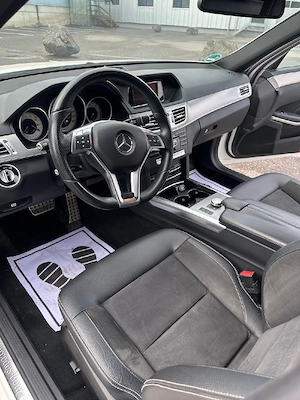 Mercedes Benz E 220 CDI Luftfahrwerk Automatik Baujahr 2013 Bild 5