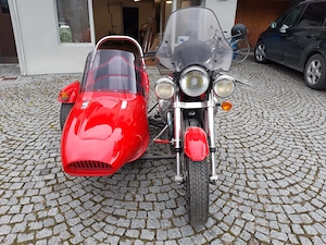 Moto Guzzi Le Mans 1000 mit Armec-Tremola-Beiwagen  Bild 2