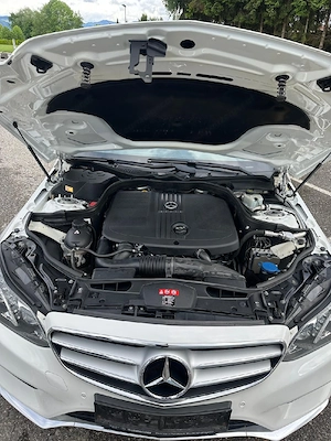 Mercedes Benz E 220 CDI Luftfahrwerk Automatik Baujahr 2013 Bild 10