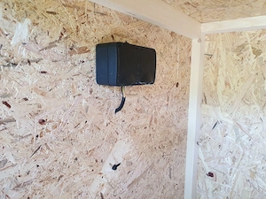 Kleintier-Stall aus Holz mit Sichtfenster Bild 4