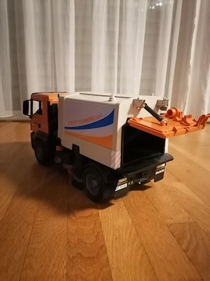 4 x Bruder Fahrzeuge alle zusammen Bild 8