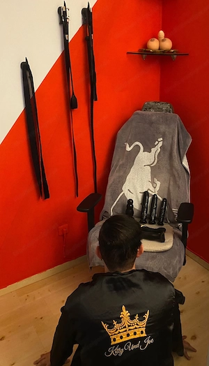 Dominates Paar BIETET extrem EKEL Training  Bild 2