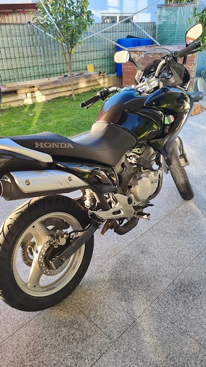 Honda Varadero 125 zu verkaufen Bild 2