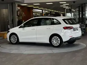 Mercedes-Benz B 180 Bild 10