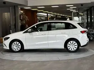 Mercedes-Benz B 180 Bild 11
