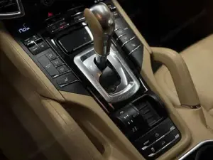 Porsche Cayenne Bild 18