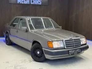 Mercedes-Benz E 300 Bild 4