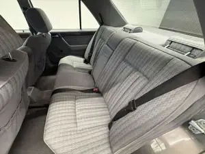 Mercedes-Benz E 300 Bild 13