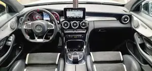 Mercedes-Benz C 63 AMG Bild 10