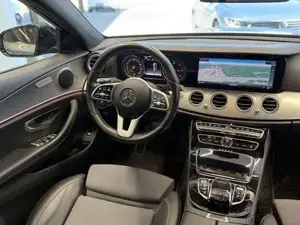 Mercedes-Benz E 300 Bild 13