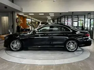 Mercedes-Benz E 220 Bild 3
