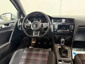VW Golf Bild 6
