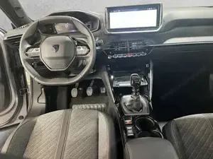 Peugeot 2008 Bild 8