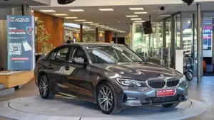 BMW 330 Bild 4