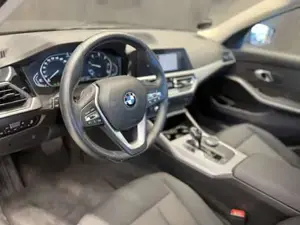 BMW 320 Bild 10