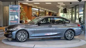 BMW 330 Bild 5