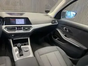 BMW 320 Bild 12