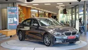 BMW 330 Bild 11