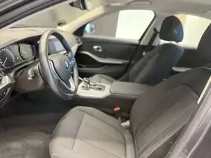 BMW 320 Bild 13