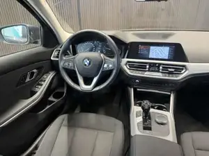 BMW 320 Bild 11