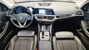 BMW 330 Bild 14