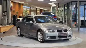 BMW 320 Bild 6
