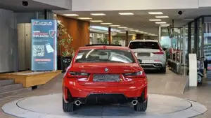 BMW 320 Bild 8