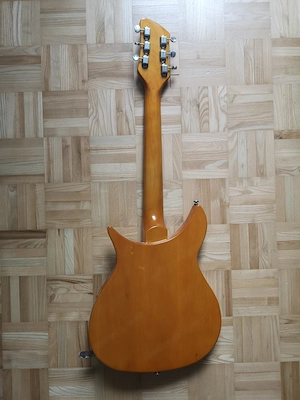 Nachbau 325 v59 Gitarre Bild 6
